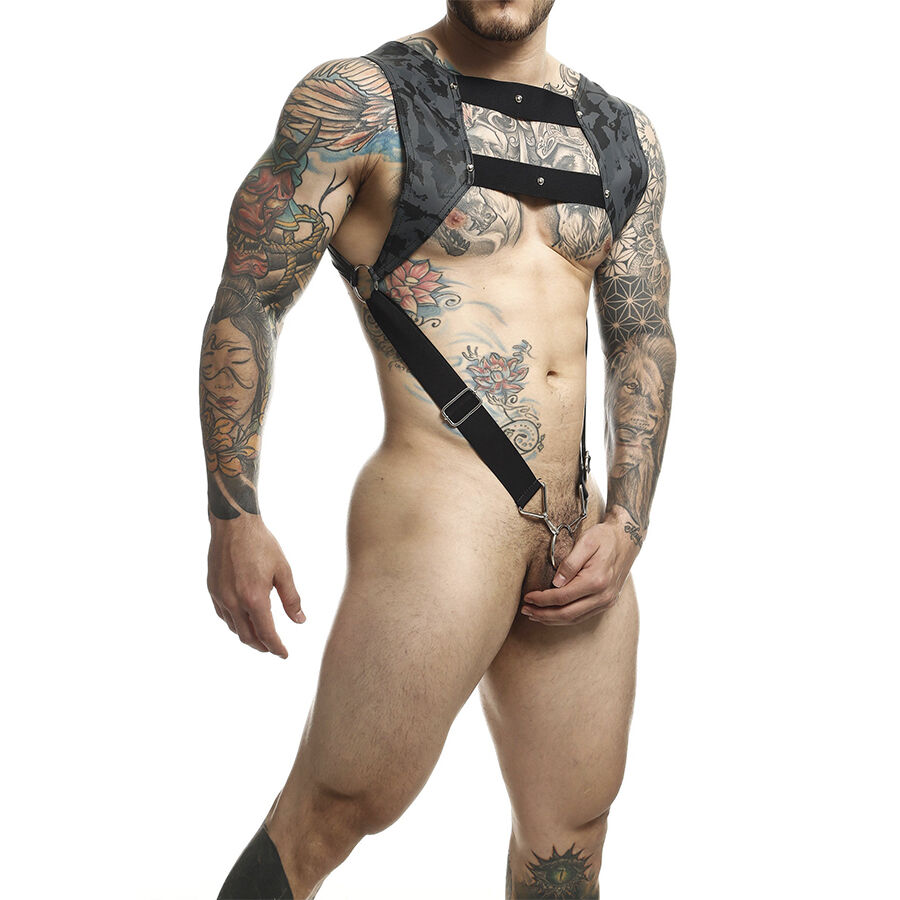 DNGEON Harness Mimetico 03 DNGEON harness mimetico di tre quarti, bretelle regolabili sull addome