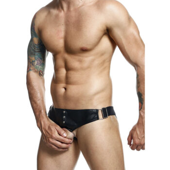 DNGEON jockstrap nero indossato, conchiglia con borchie e anello alla base