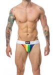 MOB Pride Classic jockstrap uomo arcobaleno indossato di fronte
