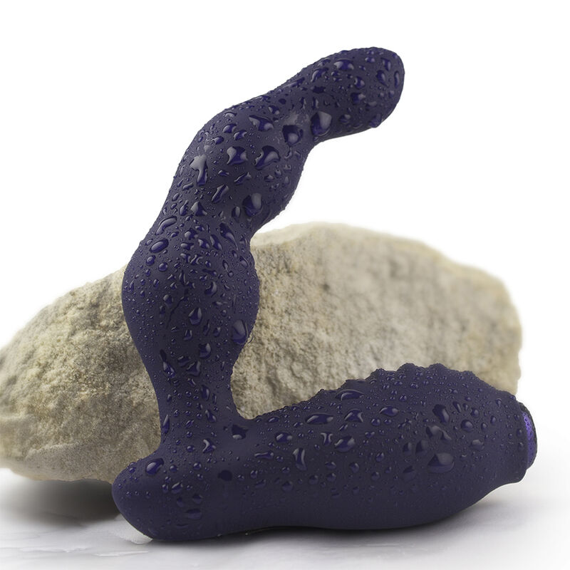 Rocks-Off Nova Dominion 5 Nova Dominion - dettaglio delle gocce d'acqua sulla superficie in silicone